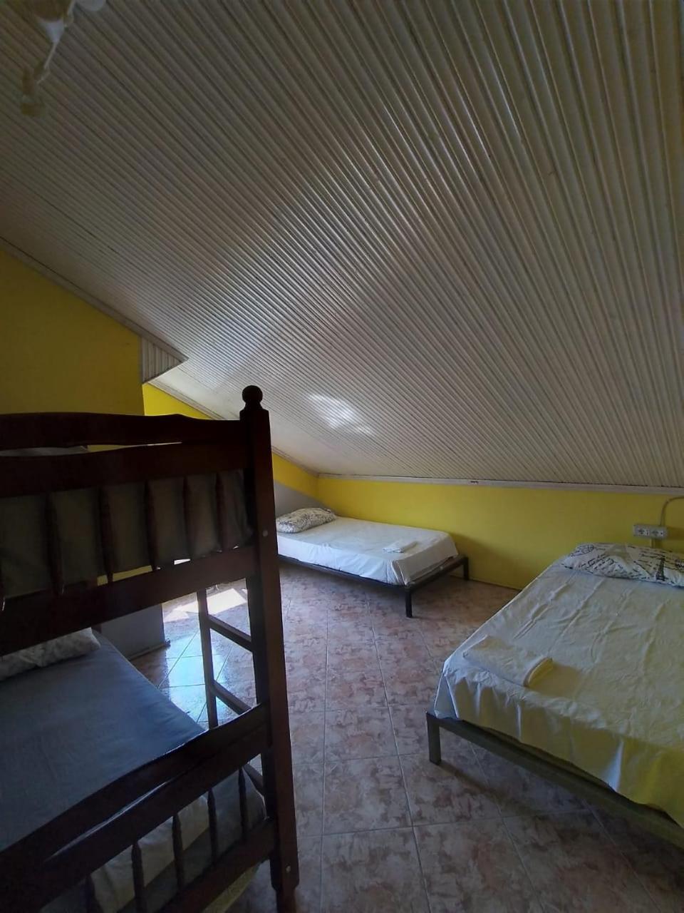 Our Way Guest House & Hostel Shkodër Habitación foto